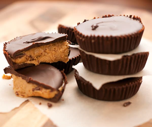 9 Shakeology Food Recipes: Peanut Butter Chocolate Shakeology Cups | THEFITCLUBNETWORK.COM