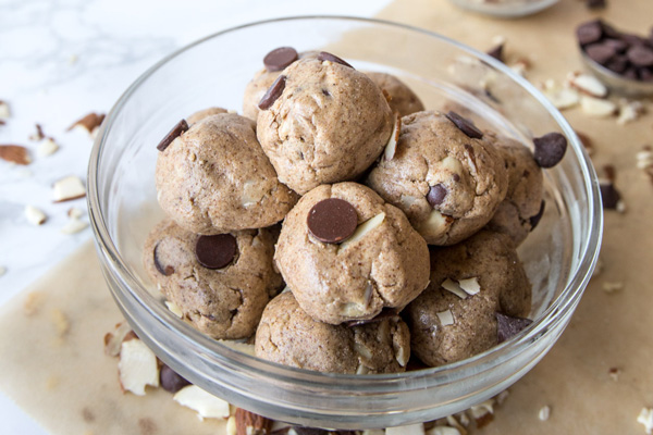 9 Shakeology Food Recipes: Cookie Dough Energy Balls | THEFITCLUBNETWORK.COM